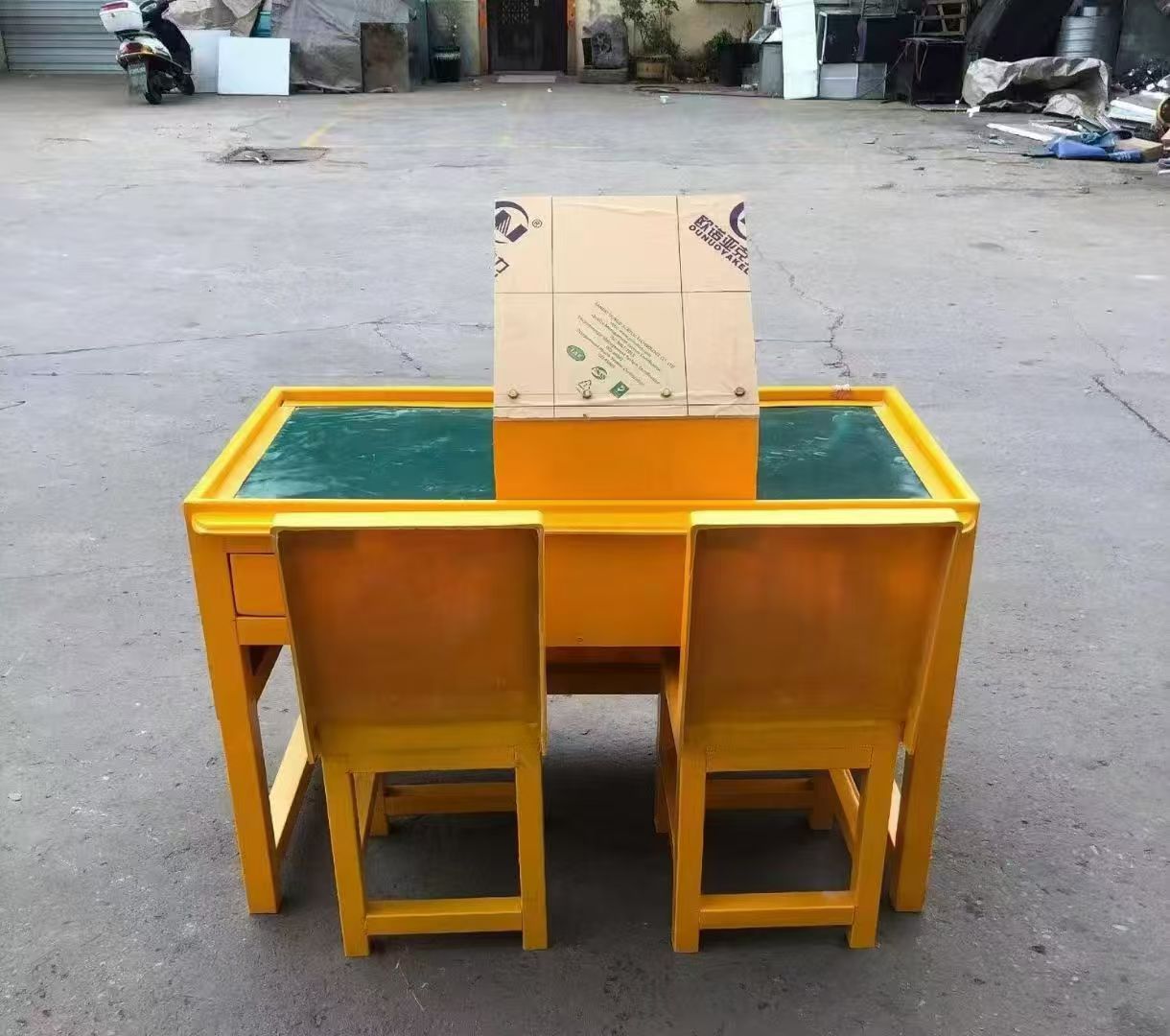 修武防静电导通桌井下煤矿火工品发放桌：危险品流转的安全守护者